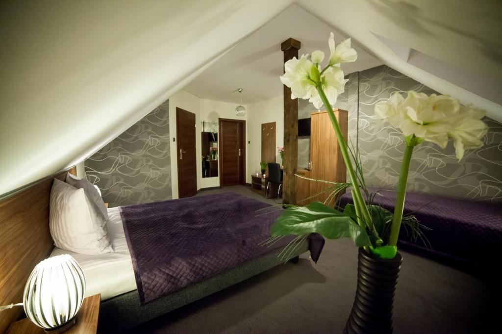 Hotel Gosciniec Nad Goplem Grodztwo Habitación foto