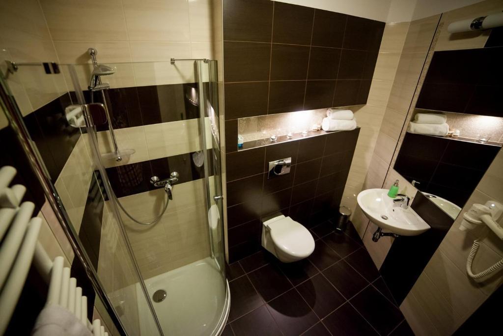 Hotel Gosciniec Nad Goplem Grodztwo Habitación foto